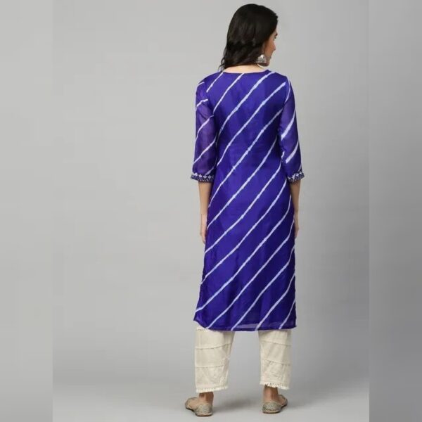 Women Floral Print Viscose Rayon Straight kurta, Blue - Image 2