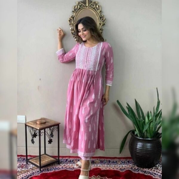 Women Embellished Viscose Rayon Straight kurta, Pink