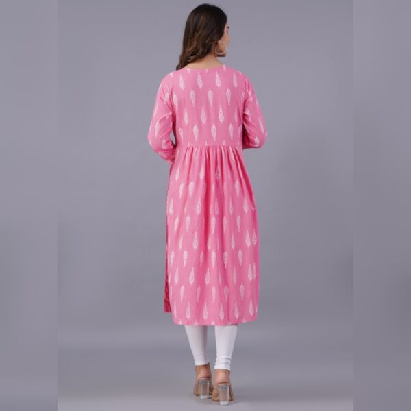 Women Embellished Viscose Rayon Straight kurta, Pink - Image 2