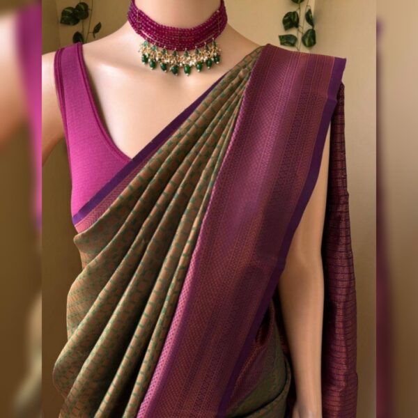 Woven Banarasi Art Silk Saree, Purple, Green