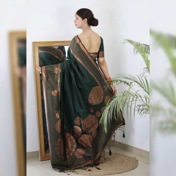 Woven Kanjivaram Art Silk Saree, Green - Image 2