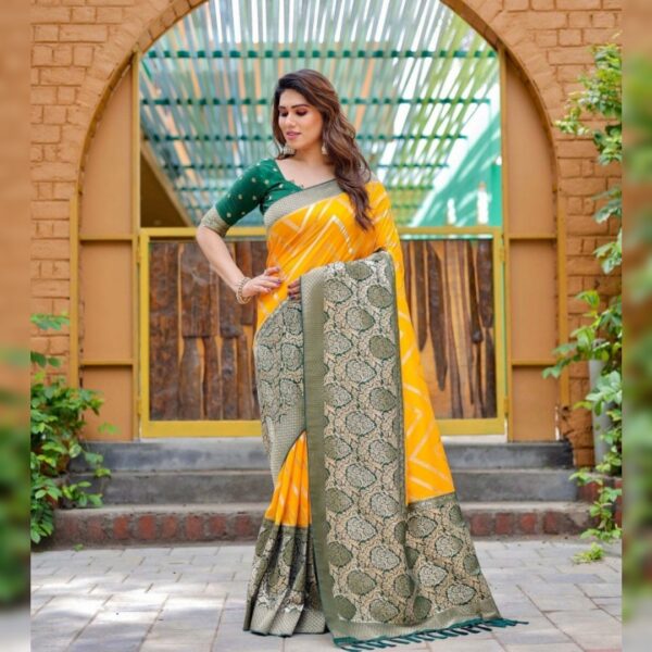 Woven Kanjivaram Art Silk Saree, Yellow and Green