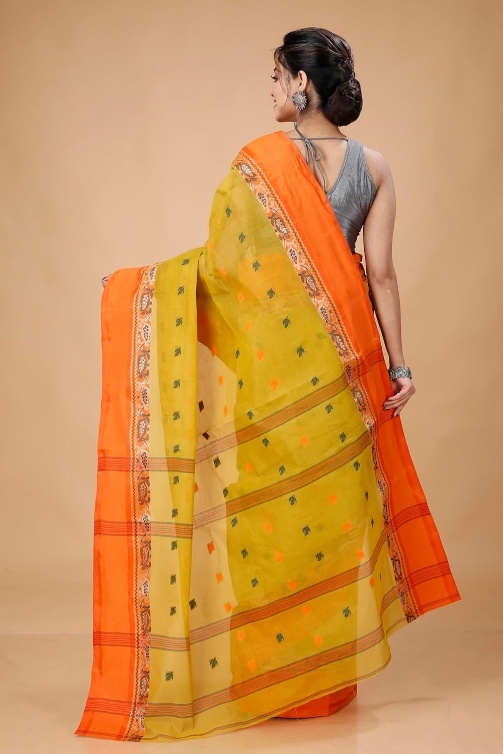 Women's Traditional Bengal Tant Pure Cotton Tant Saree Without Blouse Piece Color
mustard yellow with orange border - Image 2